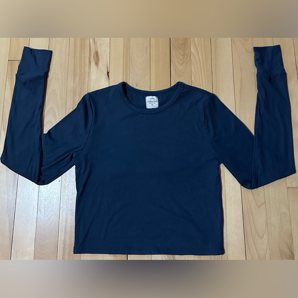 Ardène | 2 Workout Tops (Fitted) - Picture 2 of 8